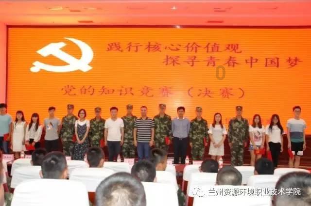 江苏张家港:巧手做龙灯 欢乐迎新年